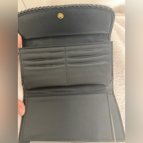 AVON FLORAL WALLET - Picture 6 of 7